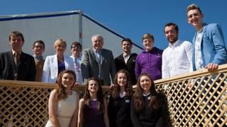 Carwyn Jones a Bwrdd Syr Ifanc