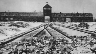 Железнодорожные пути, которые доставляли заключенных в нацистский лагерь в Освенциме