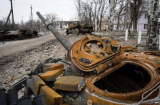 Ruined armour in Vuhlehirsk, 7 February