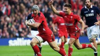 Jonathan Davies yn sicrhau buddugoliaeth i Gymru yng Nghaeredin
