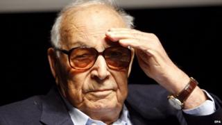Turkish writer Yasar Kemal (April 2010)