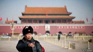 Papers praise China's "own democratic structures"