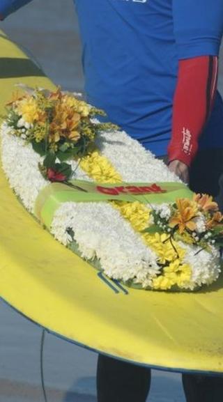 Flowers to remember Grant