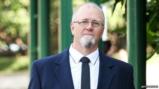 Mark Lundy arrives in Wellington for his retrial (9 Feb 2015)