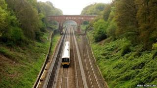 Train at Sonning Cutting
