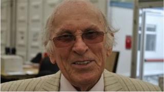 Islwyn 'Gus' Jones