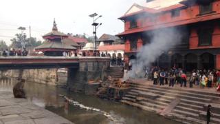 Cremations after the earthquake at Pashputinath temple