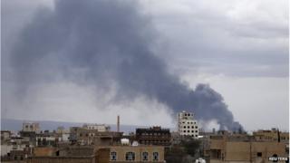 Smoke billowing after an airstrike against Sanaa's airport, 4 May 2015