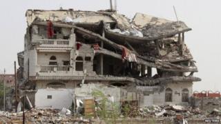 Building destroyed by Saudi-led air strike in Haradh, Yemen (20 May 2015)