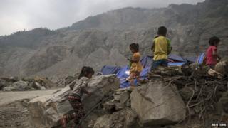 children finding shelter