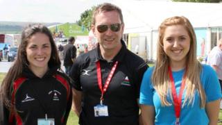 Jade, Gary ac Emma ar faes yr Eisteddfod