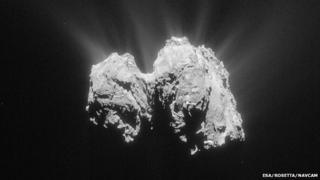 Изображение кометы 67P, сделанное навигационной камерой Rosetta, 3 мая 2015 г.