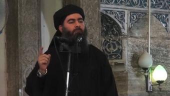 Abu Bakr al Baghdadi dando un discurso en Mosul, Irak, en 2014.