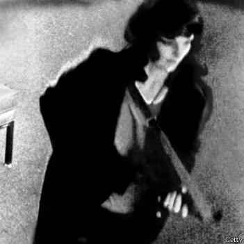 https://ichef.bbci.co.uk/news/351/amz/worldservice/live/assets/images/2015/09/15/150915033858_patty_hearst_351x351_getty.jpg
