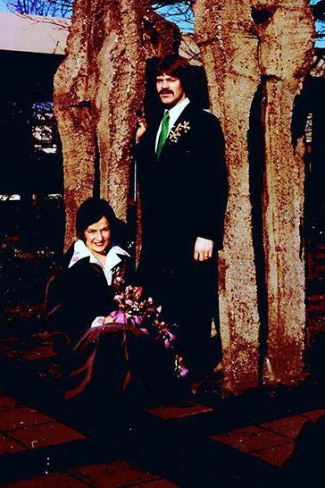 Els van Leeningen (L) and Jan Faber (R) on their wedding day, 1975