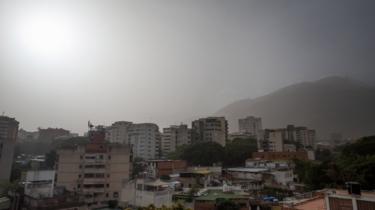 particulele de praf sunt văzute în Caracas, Venezuela, 21 iunie 2020.