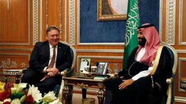 US Secretary of State Mike Pompeo (L) meeting Saudi Crown Prince Mohammed Bin Salman in Riyadh, Saudi Arabia, 16 October 2018