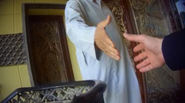 Dua tangan bersamalam di Kuwait