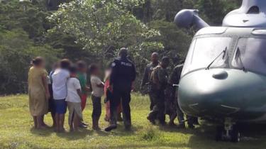 La policía habla con los sospechosos en Ngäbe-Buglé