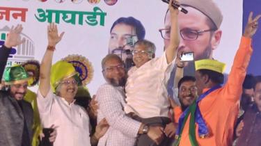 MIMसोबतची युती हा राज्यात नवीन दलित-मुस्लीम मतांच्या जुळवणुकीचा प्रयोग झाला.