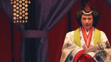 Permaisuri Masako duduk di samping tahta Kaisar Naruhito.
