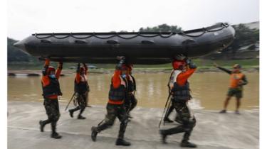 Typhoon Mangkhut deve aterrar na ponta norte da ilha principal de Luzon até ao fim-de-semana