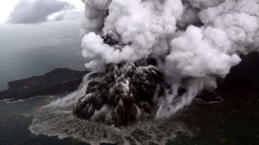 Gunung Api Anak Krakatau. Foto : 23 Desember 2018.