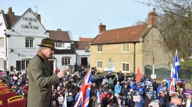 Brexit march: Thousands join referendum protest