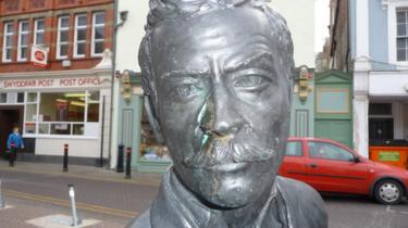 Estátua de Henry Morton Stanley em Denbigh