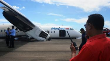 Pesawat Merpati kecelakaan saat mendarat di bandara El Tari di Kupang pada 10 Juni 2013.