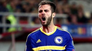 'Bosnia Miralem Pjanic, 30, amekubali kujiunga na Barcelona msimu ujao