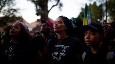 تعد جنوب أفريقيا واحدة من أعلى معدلات القتل في العالم والعنف ضد المرأة