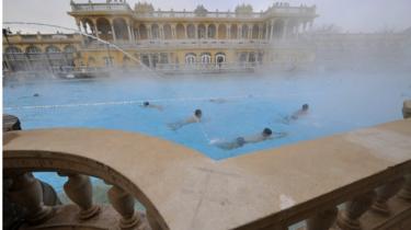 Das Szechenyi Thermalbad in Budapest