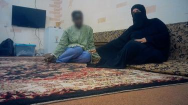 Fatou (bukan nama sebenarnya), 16 tahun, asal Guinea kami rekam saat bersama dengan penjualnya di Kuwait City.