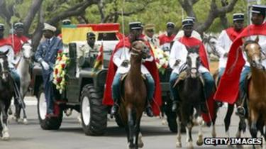 President Eyademas begravelsesprosesjon
