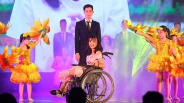 Phan Thị Kim Vân giành ngôi Á khôi cuộc thi Vẻ đẹp Vầng trăng khuyết 2019