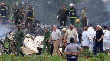 El presidente Miguel Díaz Canel en el lugar del accidente