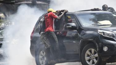 Magari yaliyokuwa yamewabeba viongozi wa upinzani Nairobi yalirushiwa vitoa machozi