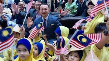 DR MASZLEE MALIK