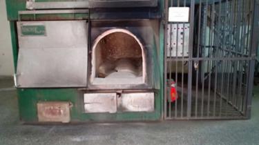 Tanuru la kuni la kuchoma maiti