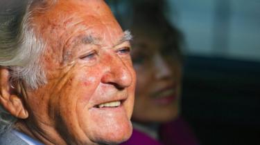 Bob Hawke with wife Blanche d'Alpuget at the Brisbane Convention Centre in Brisbane (31 August 2013)