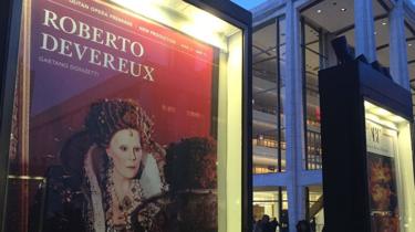 Metropolitan Opera House de Nueva York comenzó a transmitir en directo a los cines en 2006