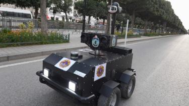 A Tunisian police robot patrols along Avenue Habib Bourguiba in the centre of the capital Tunis on 1 April 2020
