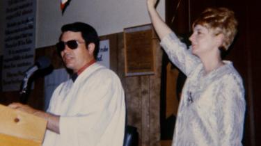 Arkivfoto af Jim Jones og hans kone