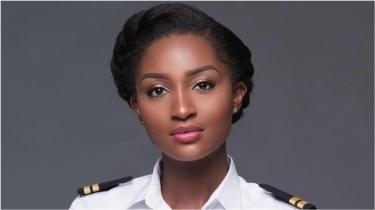 Powede Awujo na qualified nurse wey leave wetin she study for school to follow her childhood dream to become pilot.