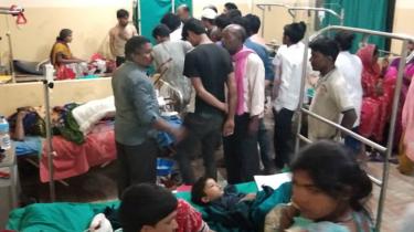 Victims of a thunderstorm are treated at a hospital in Parsha District, Nepal March 31, 2019