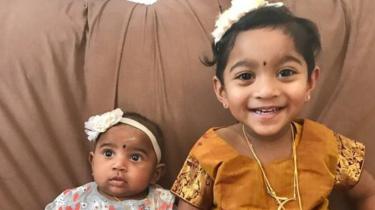 இரண்டு குழந்தைகள்.
