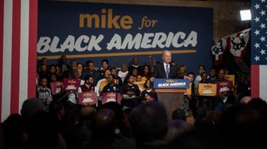 De heer Bloomberg voert campagne voor zwarte kiezers in Houston, Texas op 13 februari, 2020.