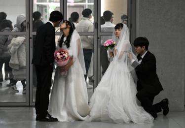 Korsel Adakan Nikah Massal, Ribuan Pengantin Gunakan Masker, Kenapa Ya?