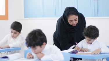 اختلاط البنين والبنات للمرة الأولى في المدارس الأولية في السعودية